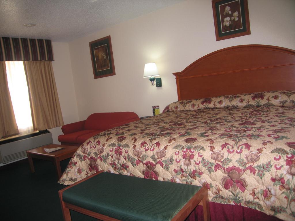 Americas Best Value Inn Lubbock East מראה חיצוני תמונה