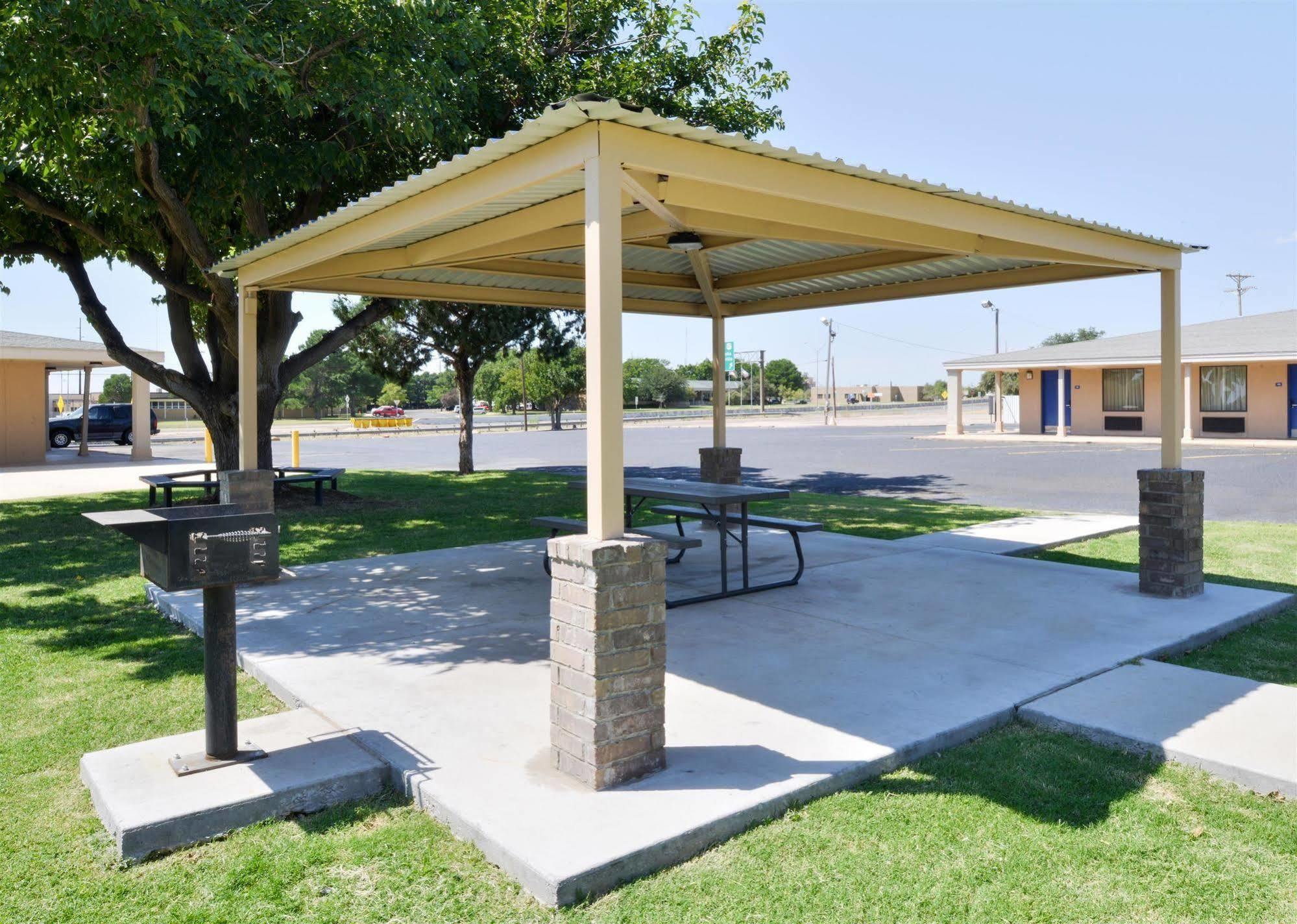 Americas Best Value Inn Lubbock East מראה חיצוני תמונה