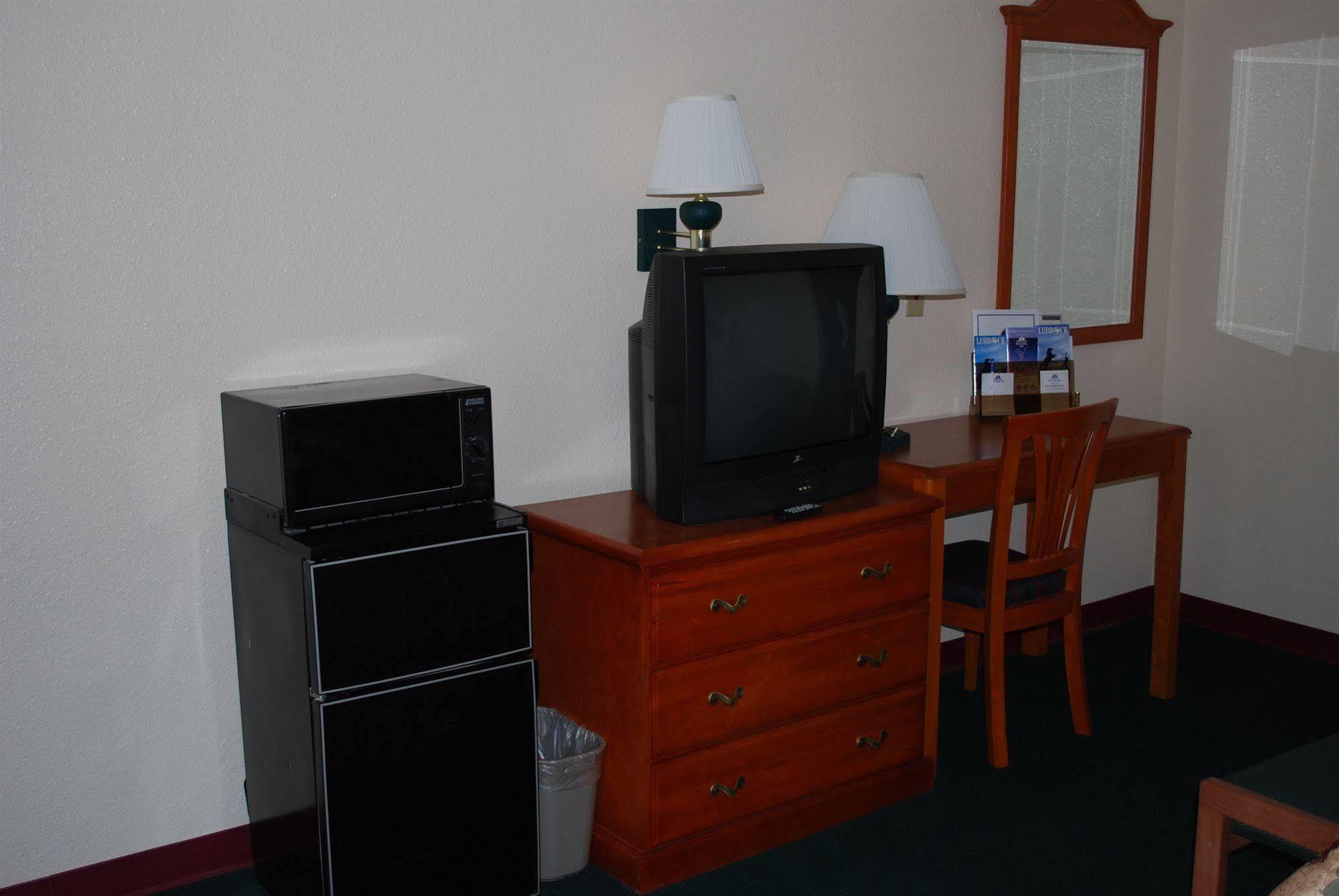 Americas Best Value Inn Lubbock East מראה חיצוני תמונה