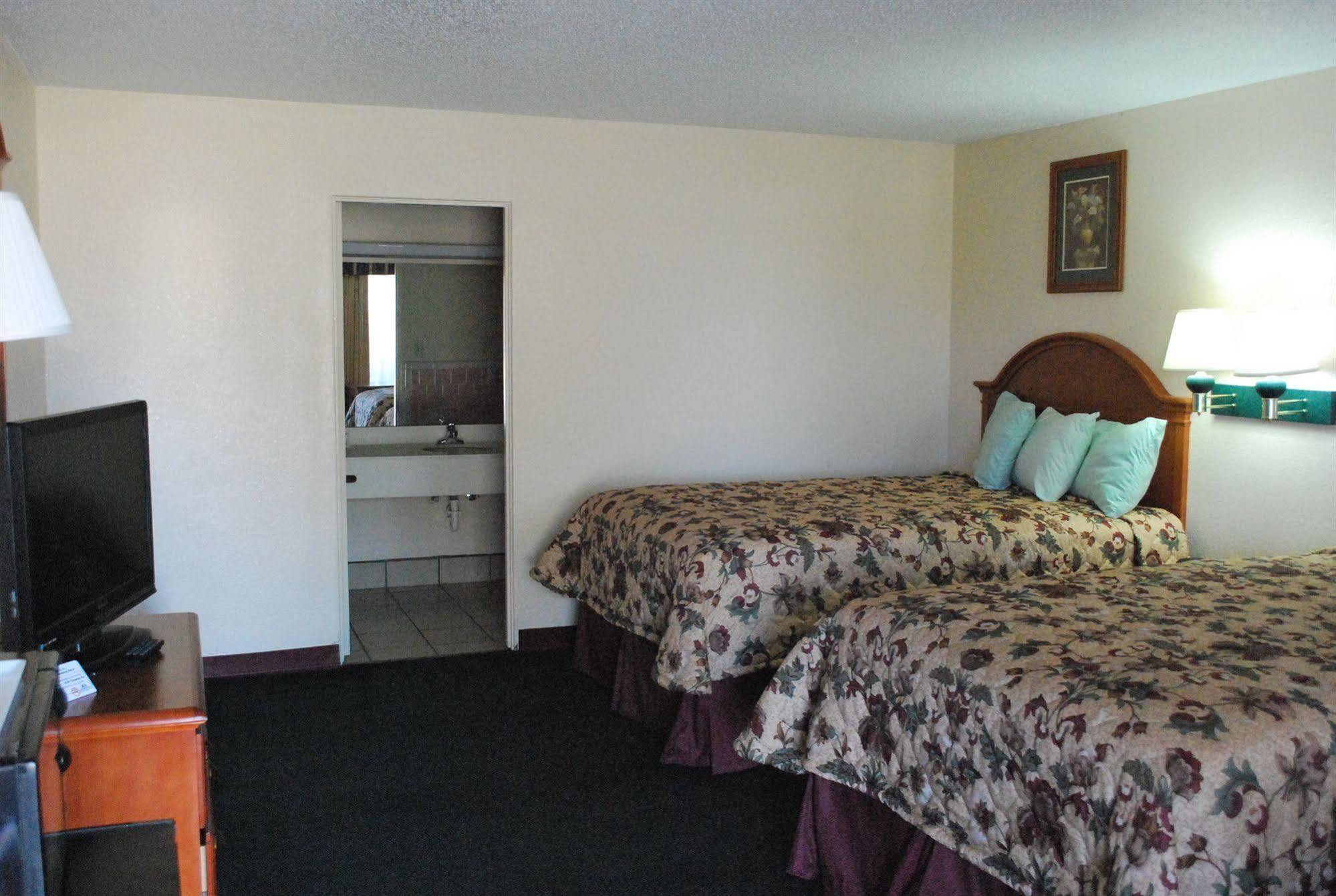 Americas Best Value Inn Lubbock East מראה חיצוני תמונה