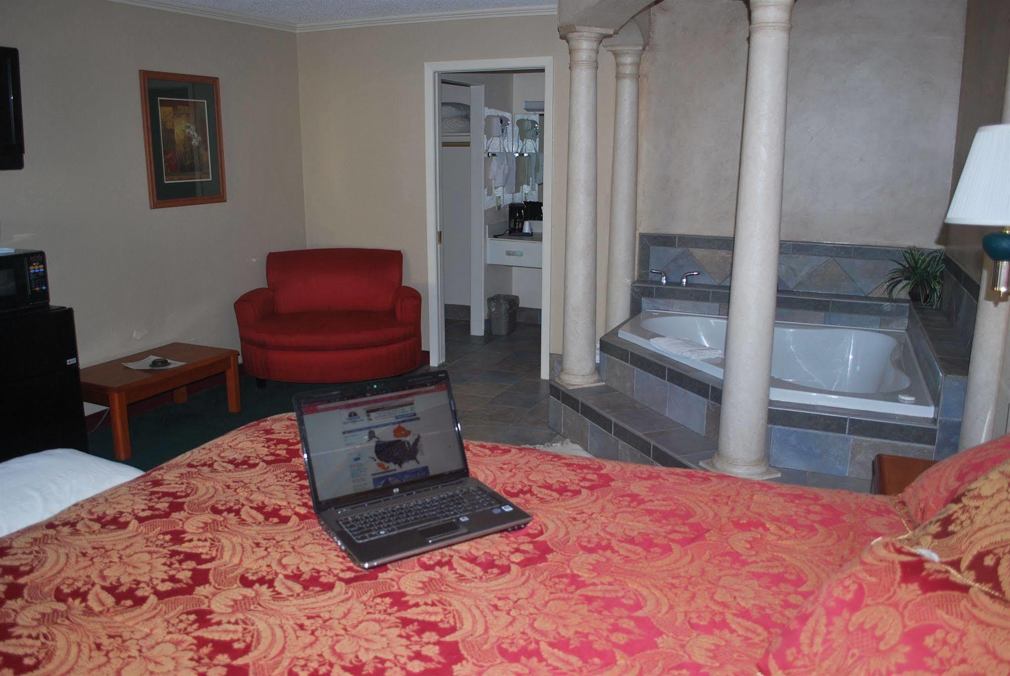 Americas Best Value Inn Lubbock East מראה חיצוני תמונה