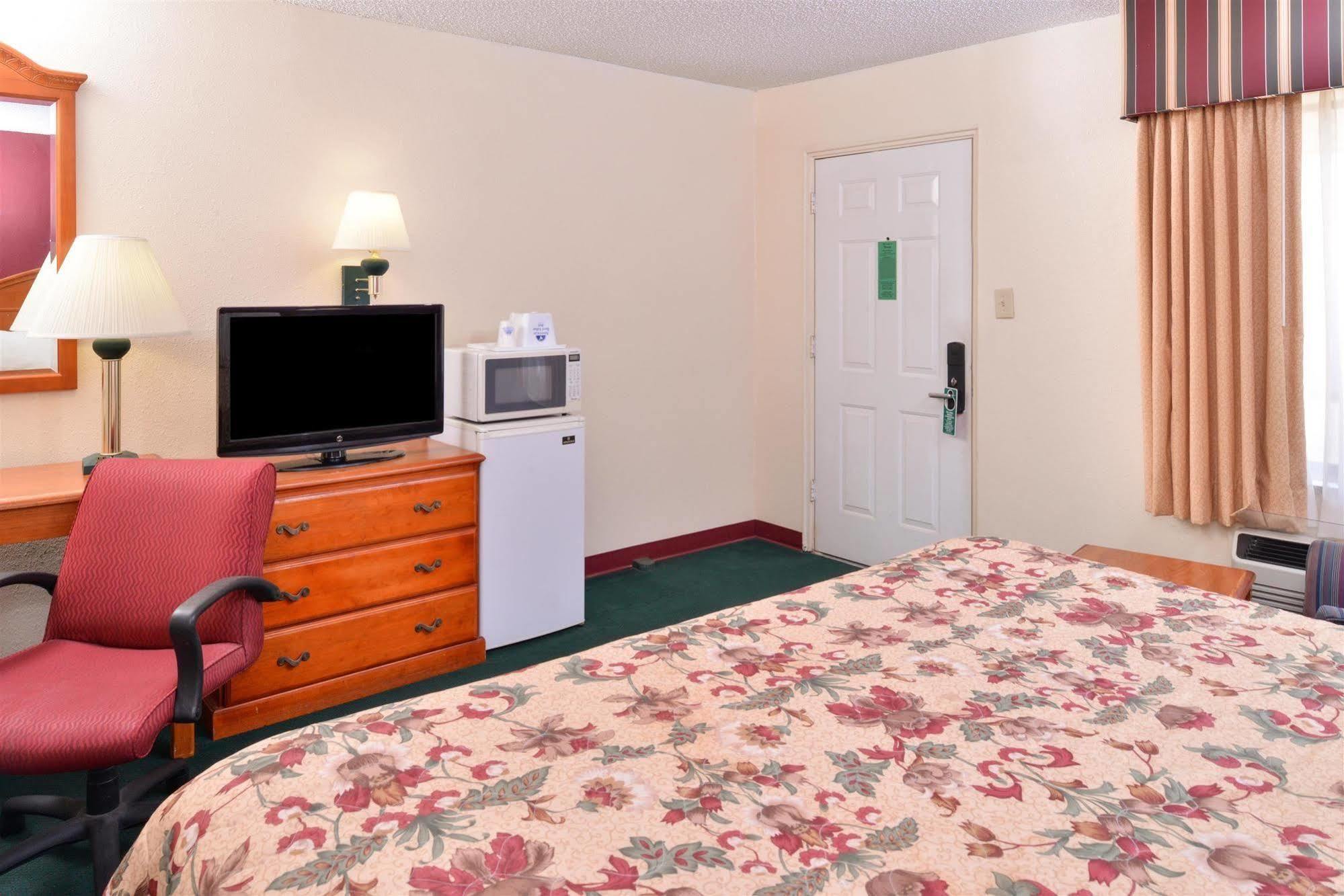 Americas Best Value Inn Lubbock East מראה חיצוני תמונה